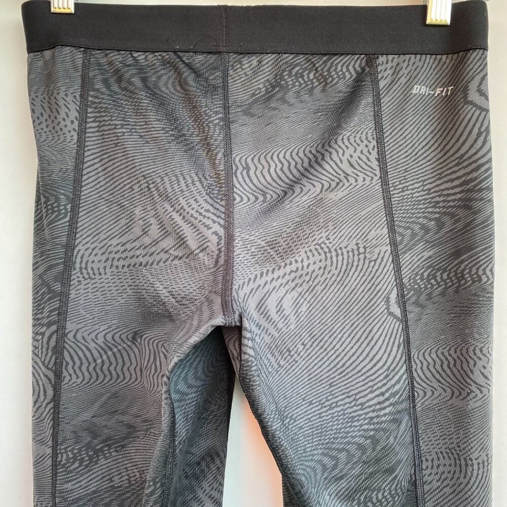Nike Pro Dri Fit Capri Fitted Leggings Womens Size Medium Pants Black Printed At - Picture 7 of 7